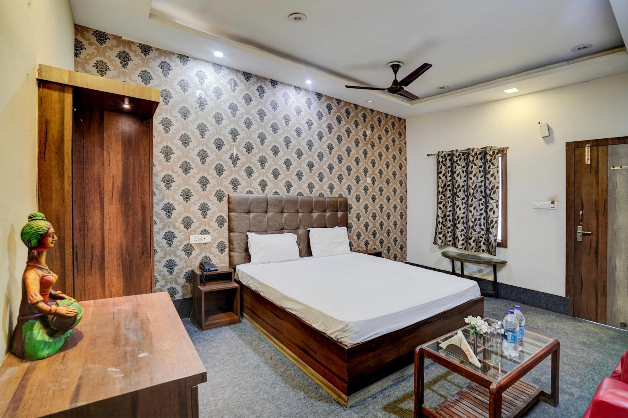 Hotel O Shyam Utsav Mirzapur Экстерьер фото