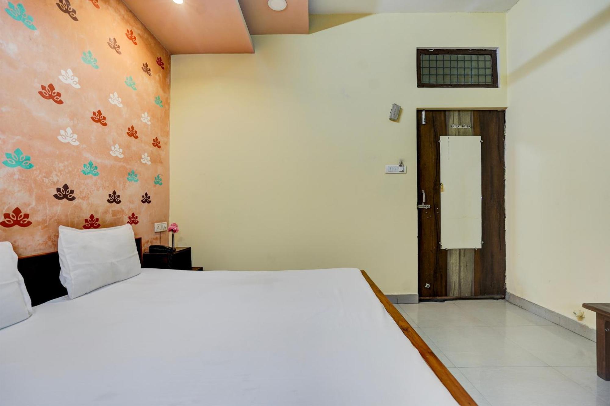 Hotel O Shyam Utsav Mirzapur Экстерьер фото